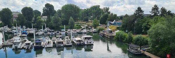 <h3>Le port de plaisance de Chalon à l'heure d'été</h3>