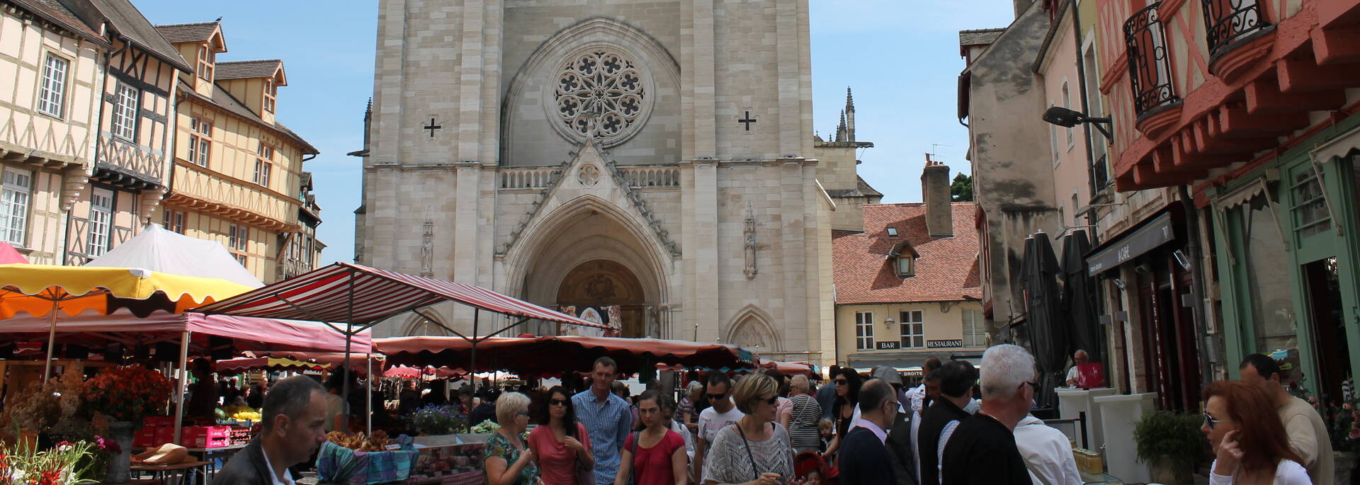 Place Saint Vincent et la Cathédrale