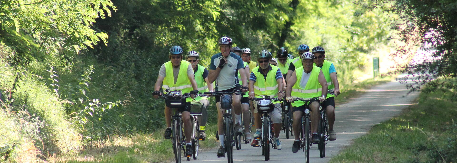 Sortie à vélo en groupe sur les voies vertes