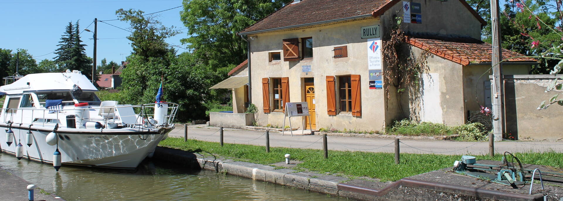 Canal du centre à Rully Maison éclusière